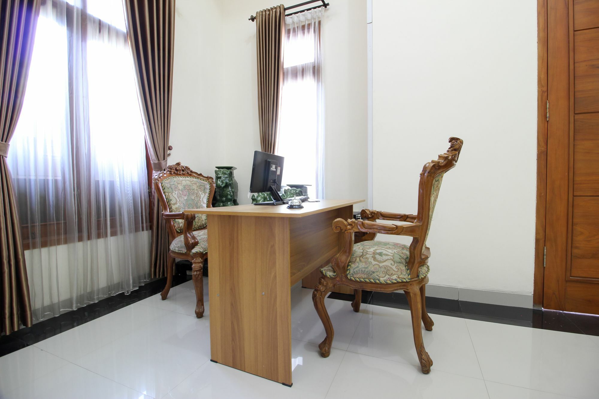 Reddoorz Plus Near Stie Ykpn 2 Maguwo Luaran gambar